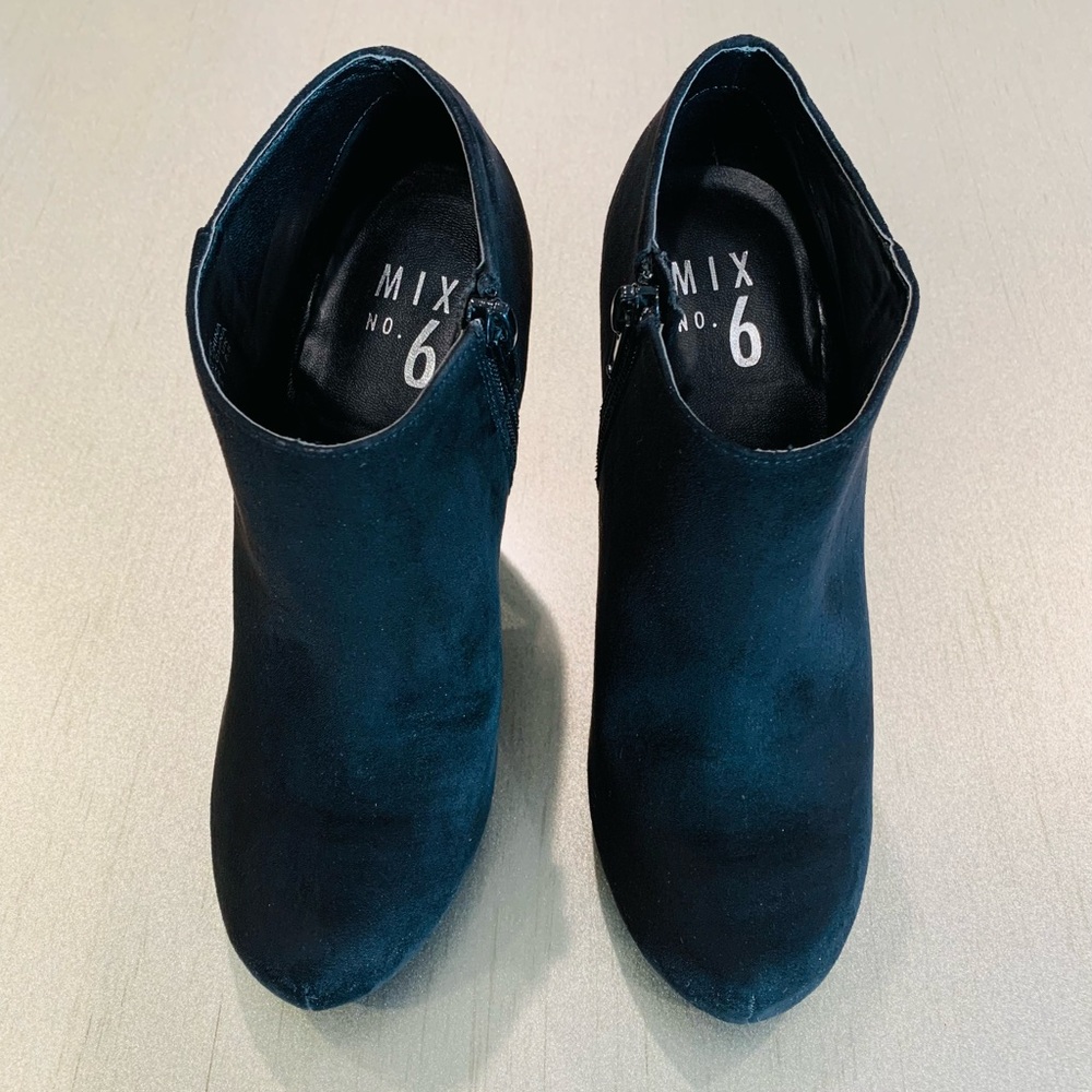 Mix No. 6 Women Ankle Boots. Like New & Beautiful. Size 5.5